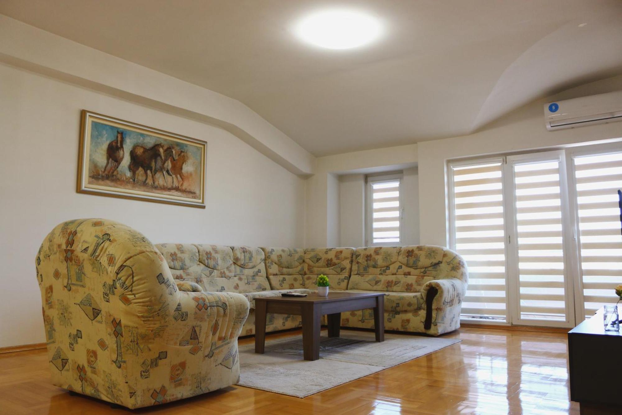 S Apartment Skopje Ngoại thất bức ảnh